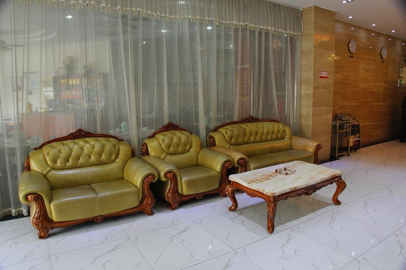 Jiaotong Hotel Lobby