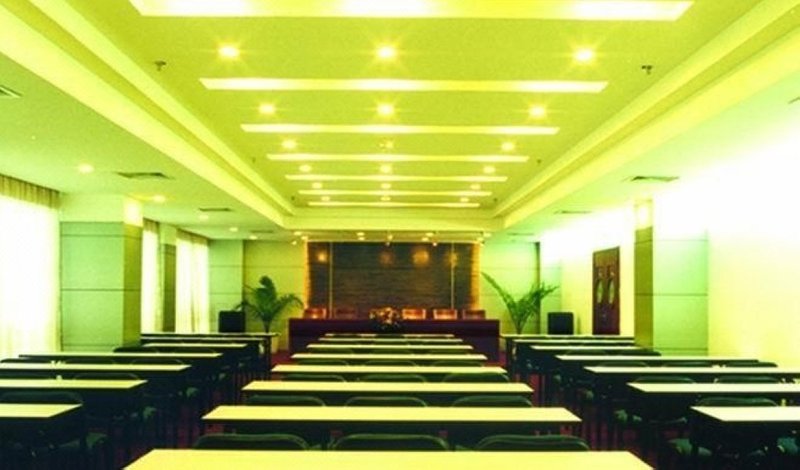 Yan'an Grand Hotel meeting room