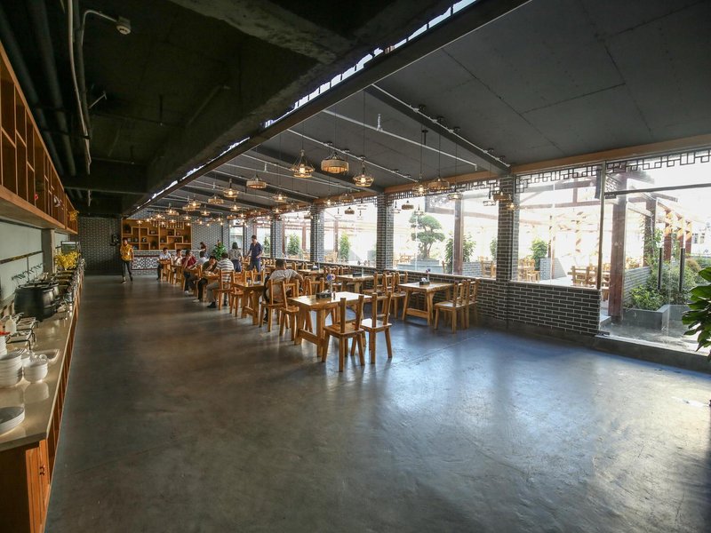 SHINING LAND HOTEL Restaurant