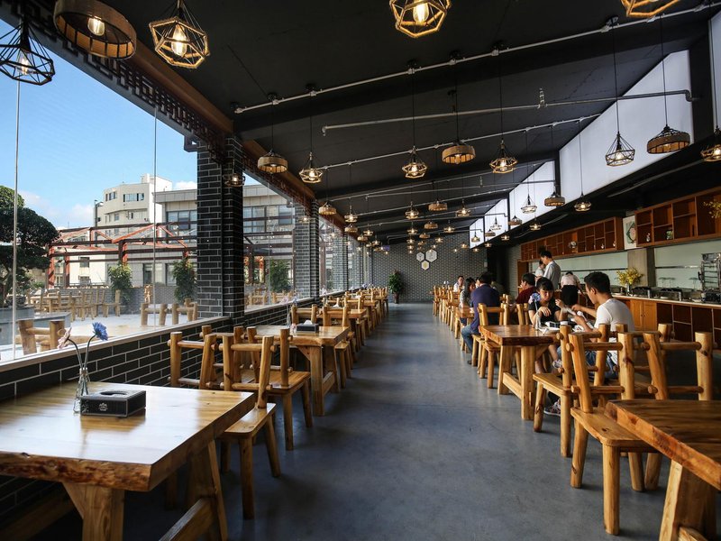 SHINING LAND HOTEL Restaurant