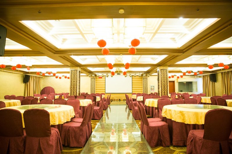 荆州松滋豪泰滨江大酒店(新江口大桥市标店)_地址_价格_电话_哇途旅行