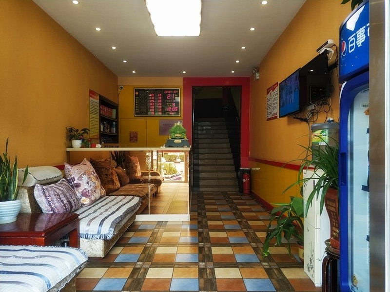 jiujiukuaijie 大堂/接待台