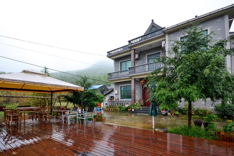 sin tan hillOver view