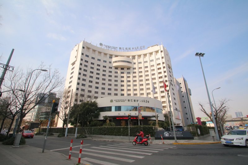 Radisson RED Shanghai Wujiaochang Hotel Over view