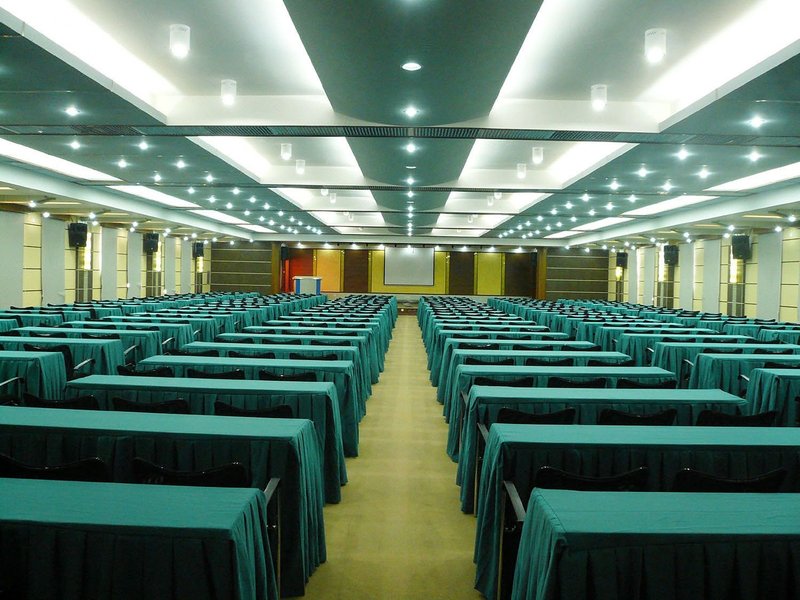 Xuanzhen Holiday Hotel meeting room