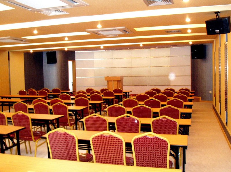 Xuanzhen Holiday Hotel meeting room