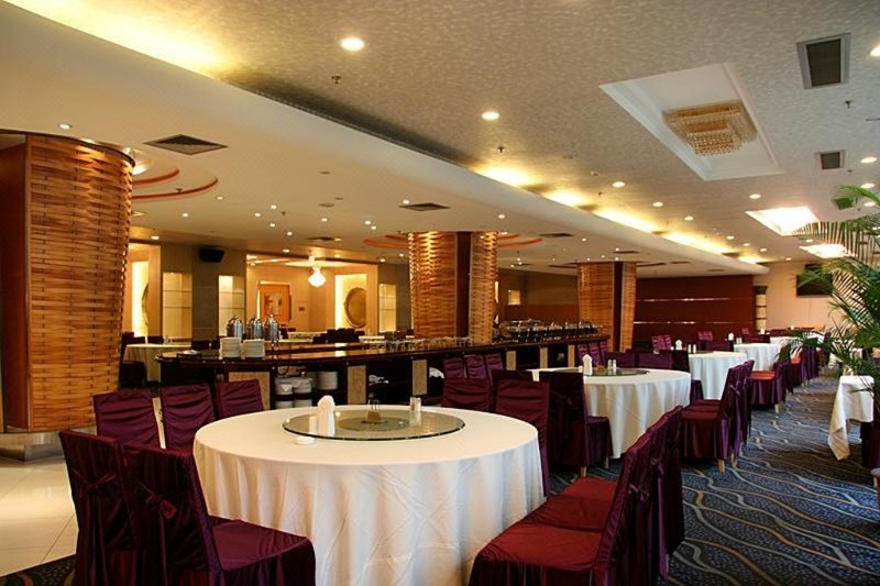 Riviera International Hotel Restaurant