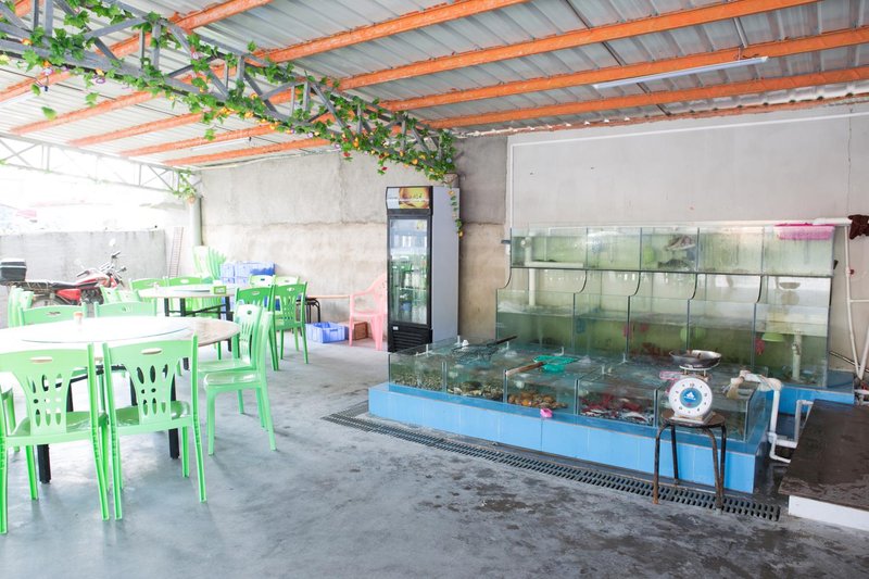 East Bay Holiday Hotel Restaurant