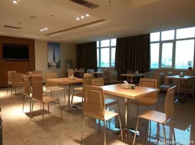 Linhai Hotel (Urumqi Zhonggonggong Subway Station)Restaurant