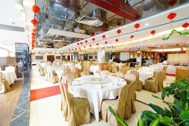 Vienna International Hotel (Yunfu Yuncheng) Restaurant