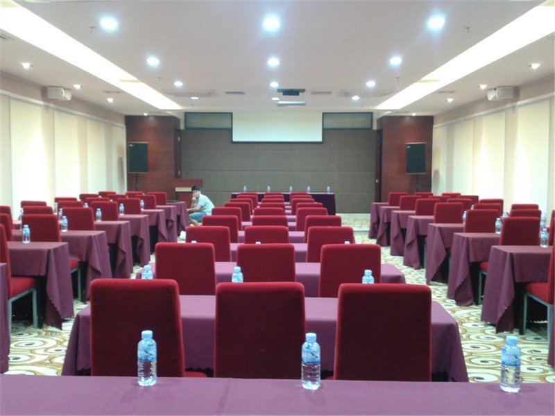 Xiannvhu Holiday Hotel meeting room