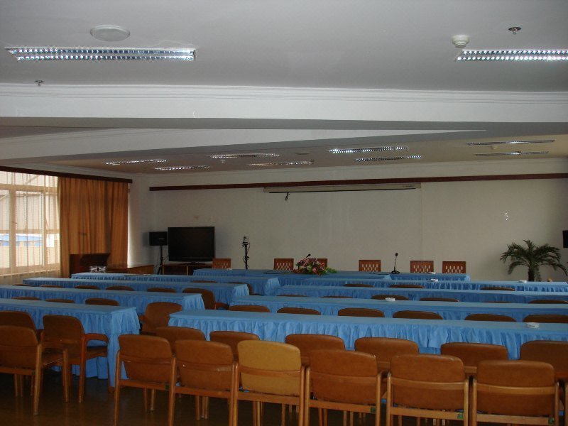 Jade Dragon Mountain Hotel Lijiang meeting room