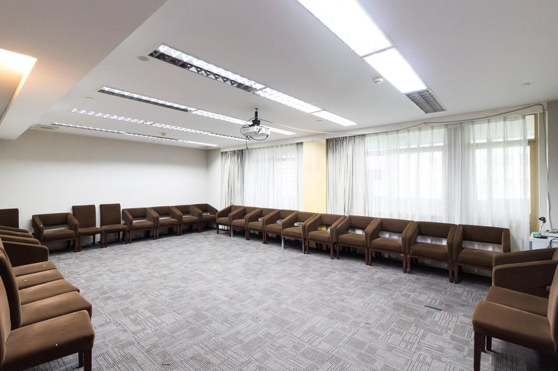 Paradigm Style Hotel (Guangzhou Taikoo Hui)meeting room