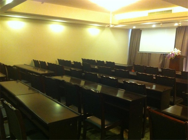 Bowrroi Hotel  meeting room