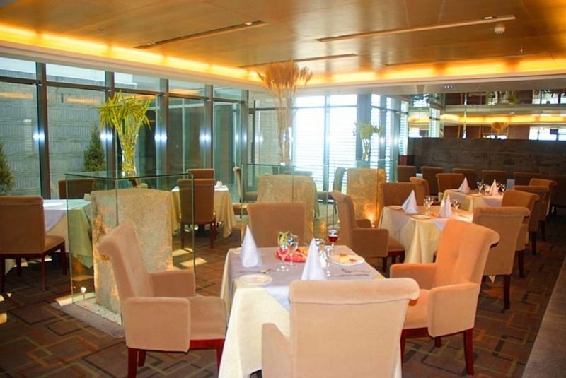 Sunjoy Hotel Restaurant