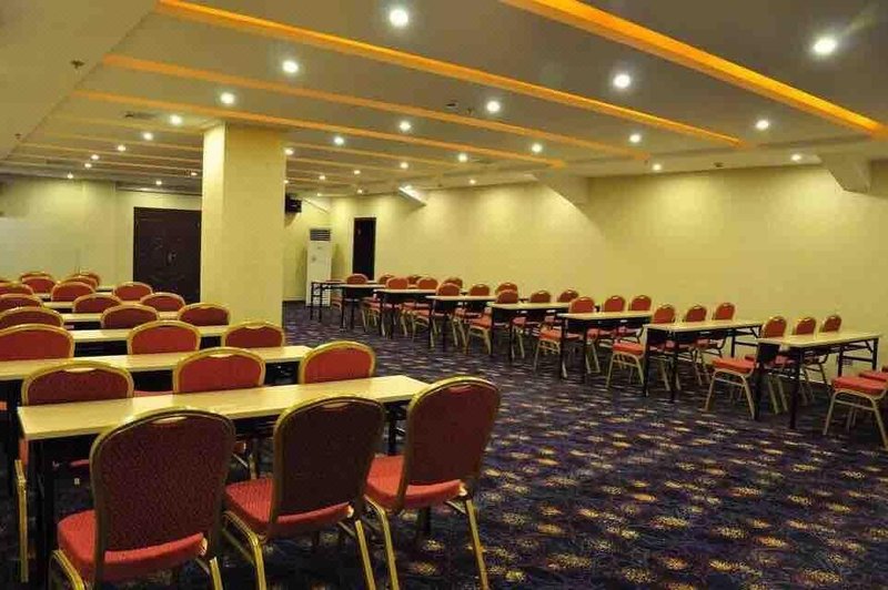 Tongda Hotel meeting room