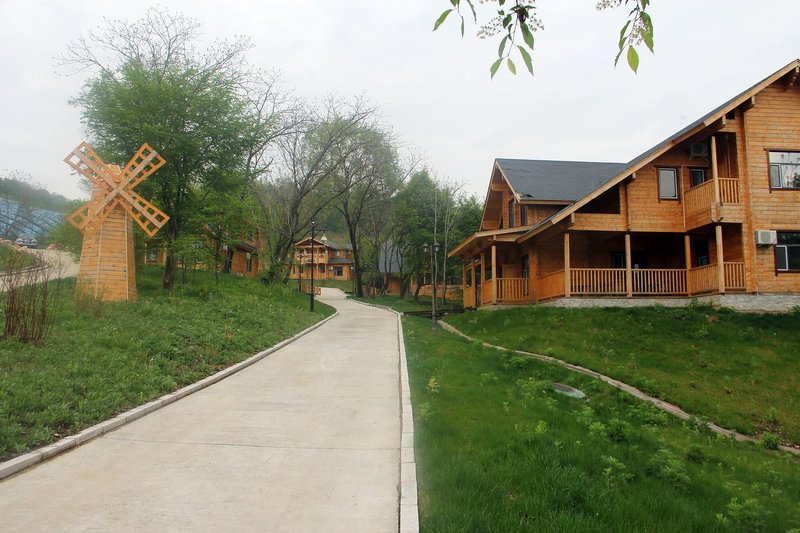 长白山龙顺雪山飞湖度假酒店外景图