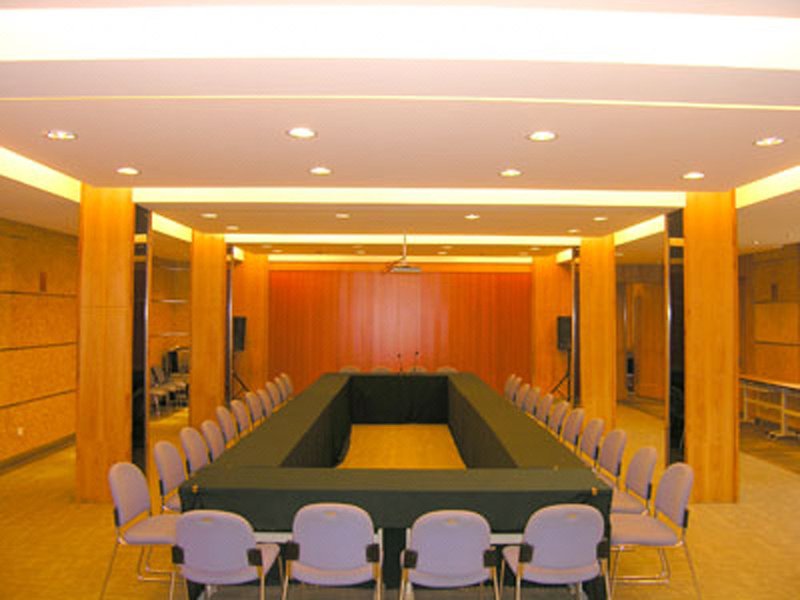 Yin Qiao Hotel meeting room