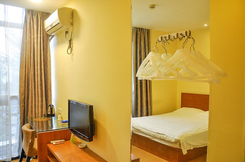 Haiyou Hotel Guest Room