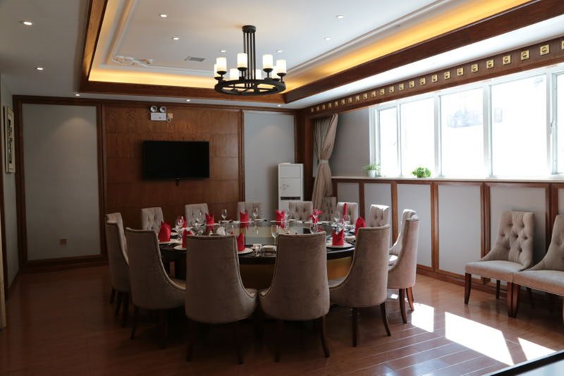 Yajiang county inn hotel Restaurant