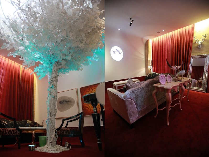 The hotel that occupy the home Restaurant