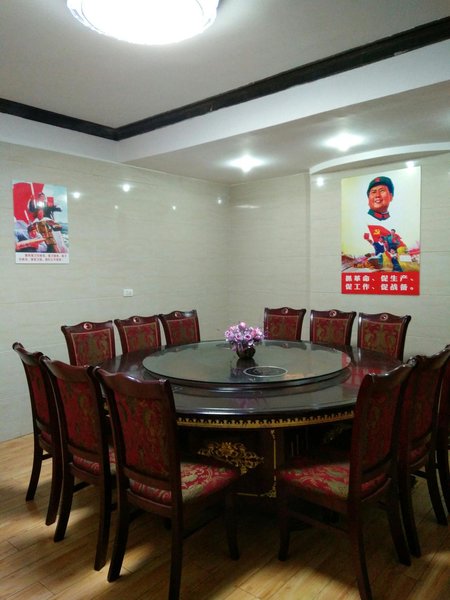 Ezhou Hushang Renjia HotelRestaurant