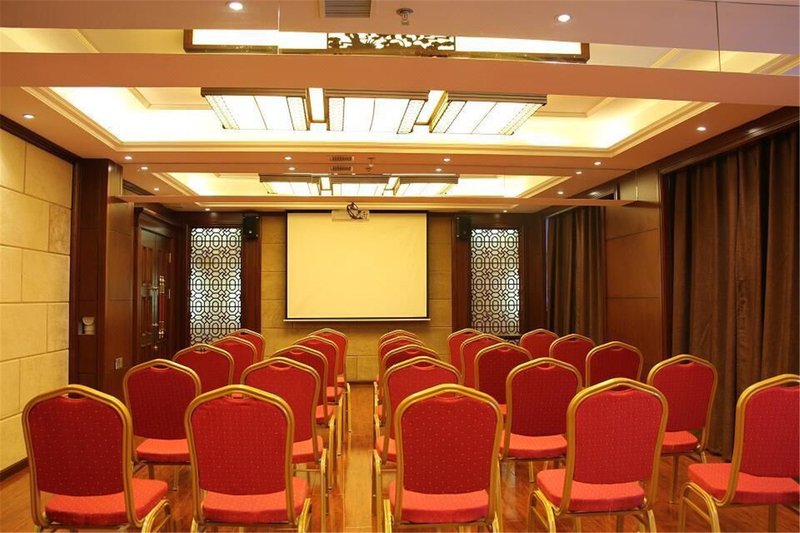 Baixiang Holiday Hotel (Harbin East Railway Station) meeting room