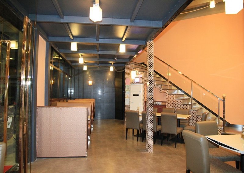 Seven Plus One HotelRestaurant