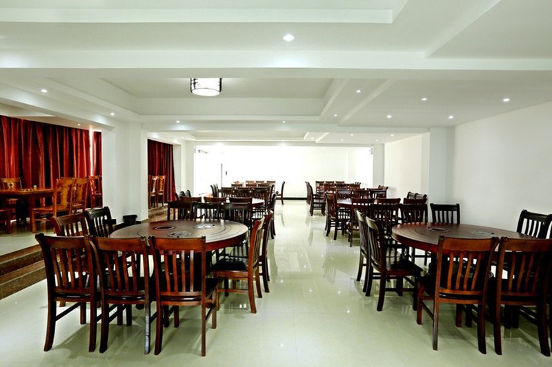 ZZJ Green Hotel Restaurant