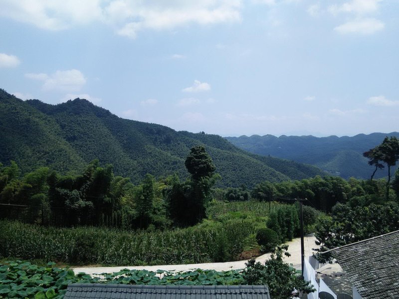 Xinglong village周边景点