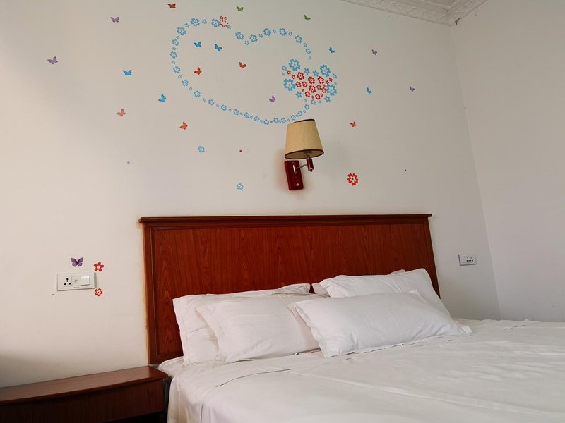 XinGangWan HOTEL Guest Room