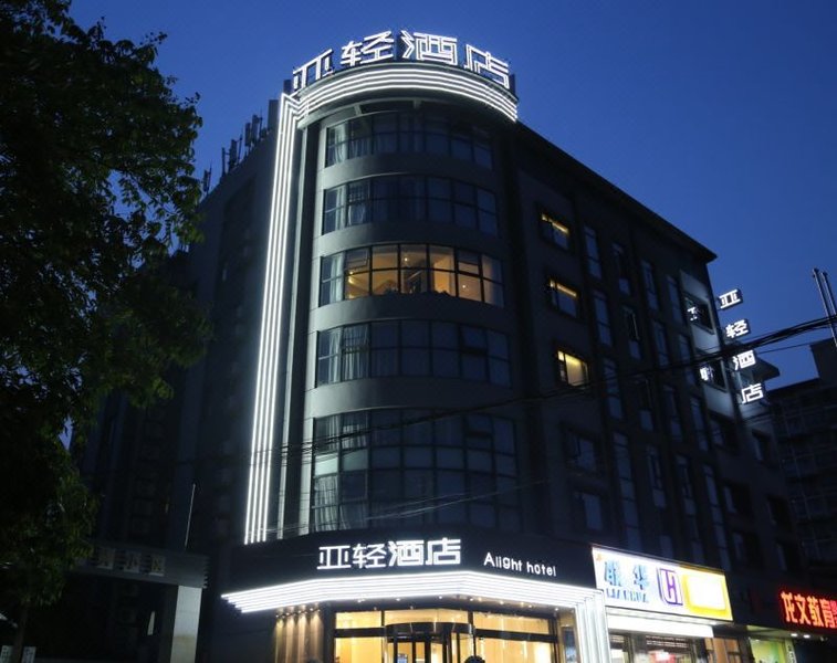 上海汶庭酒店(新村路地铁站店)外景图