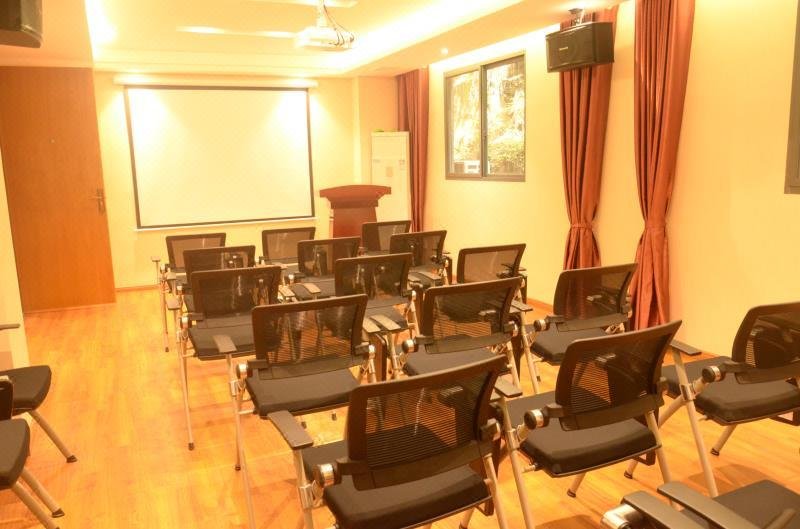 Kaisen Hotel meeting room