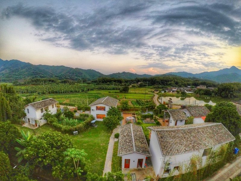 Itree Courtyard Resort Over view