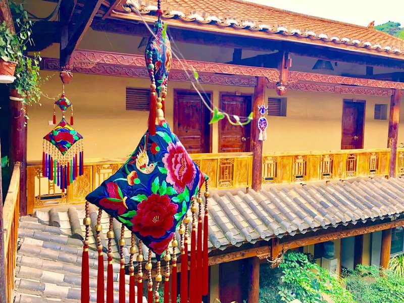 Riyueshanqian Over view