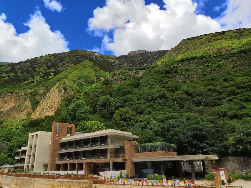 SHENGTIAN HOTEL SPA Over view