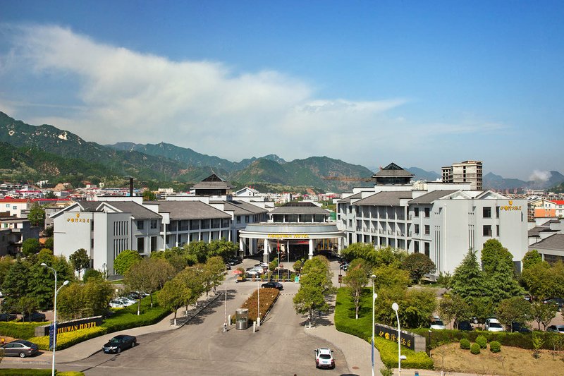 Yishuiwan Hotel over view