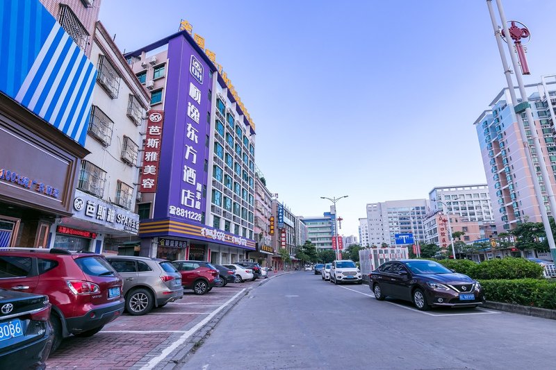 Oriental Shine Hotel (Huidong Huaqiao City Shunfeng) Over view