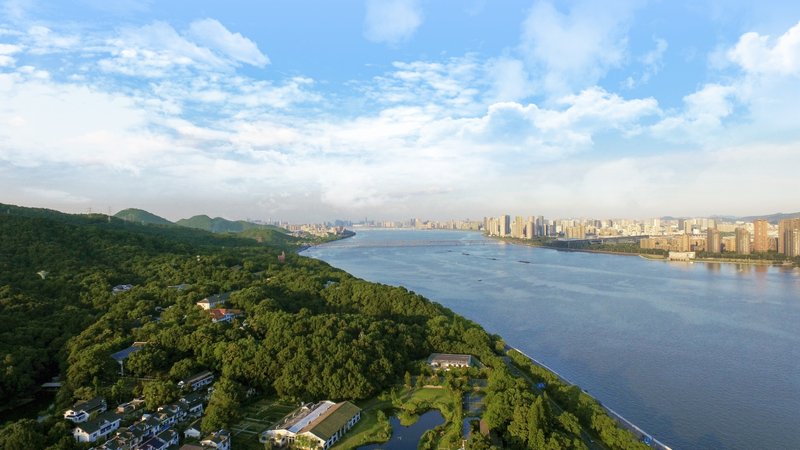 Eastern Cloud Hotel Hangzhou Over view