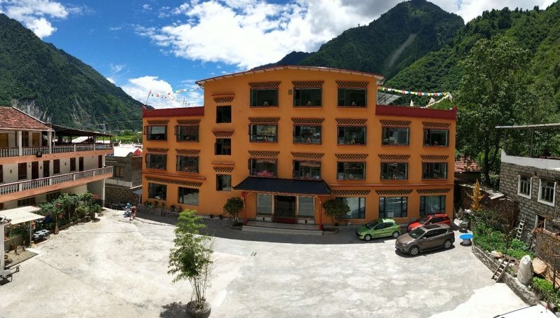 Xiangheyuan Holiday Hotel Over view