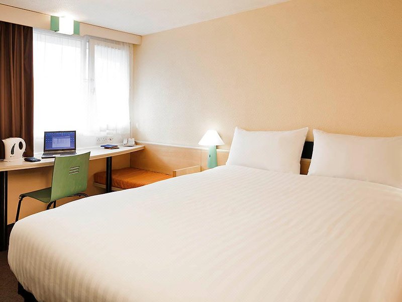 First Class HotelGuest Room