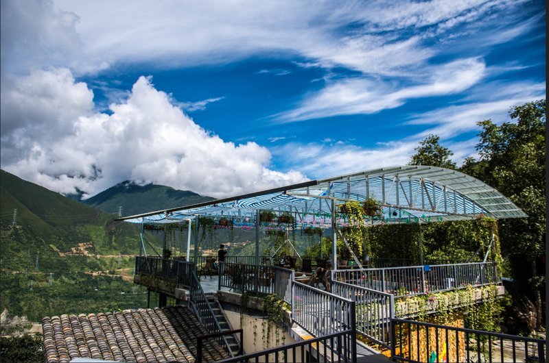 Yazhuo Zhuangzi Villa Over view