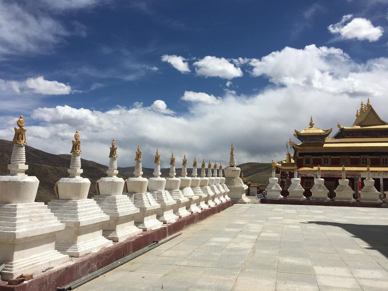 Happiness Hotel周边景点