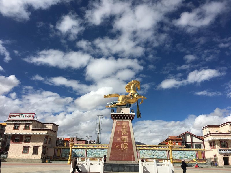 Happiness Hotel周边景点