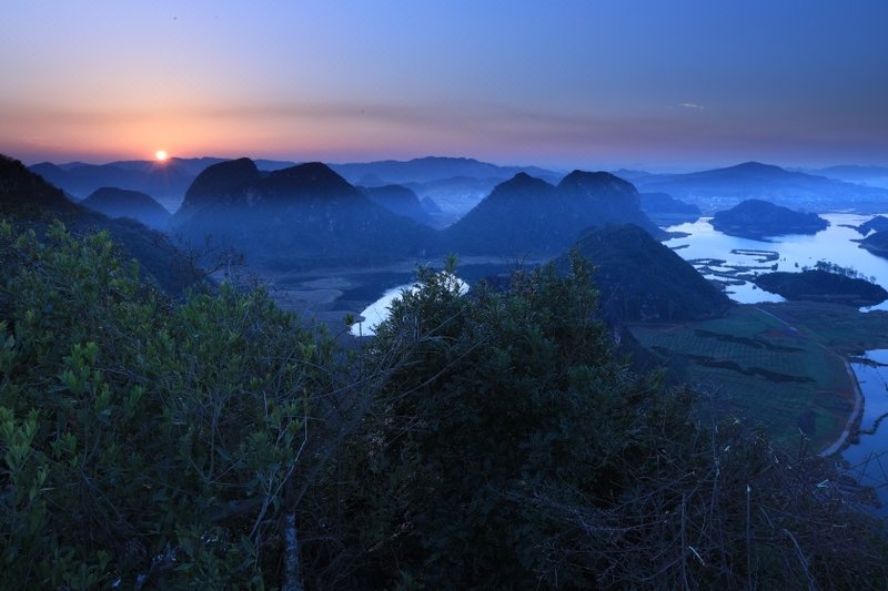 Tien Son周边景点