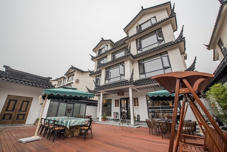 Lingfeng Shanju HostelOver view