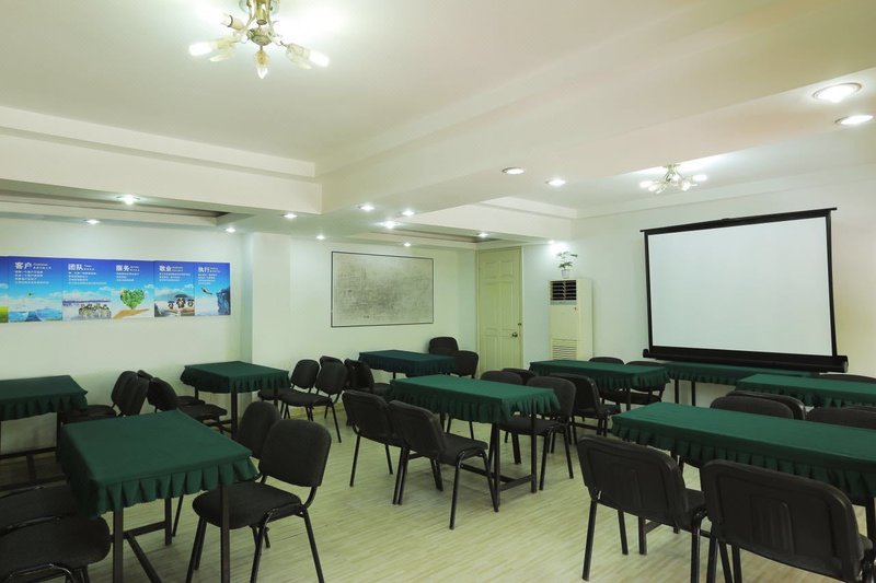 Gold-lions Hotel meeting room