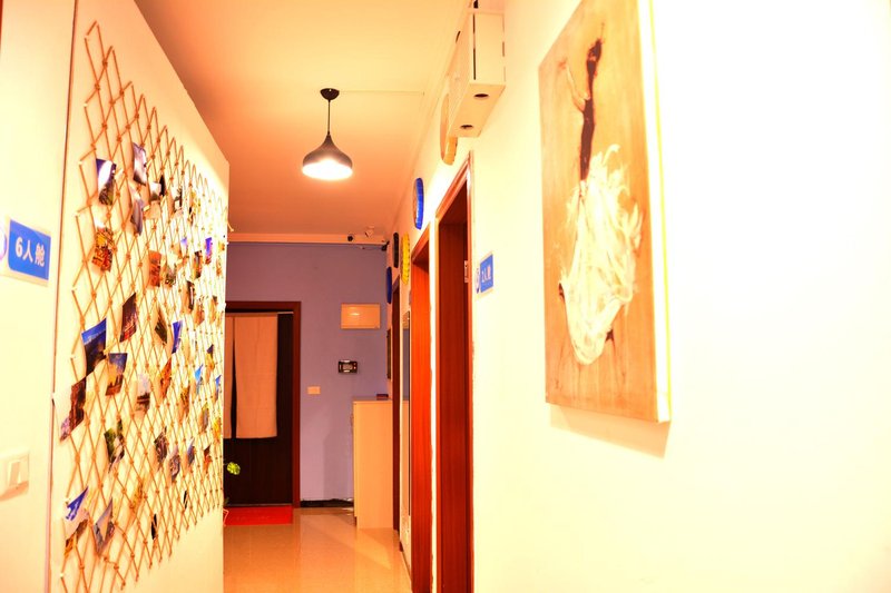 Qianduoduo Capsule  HostelHotel public area