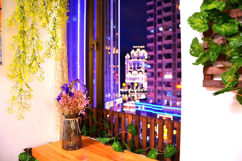 Qianduoduo Capsule  HostelHotel public area