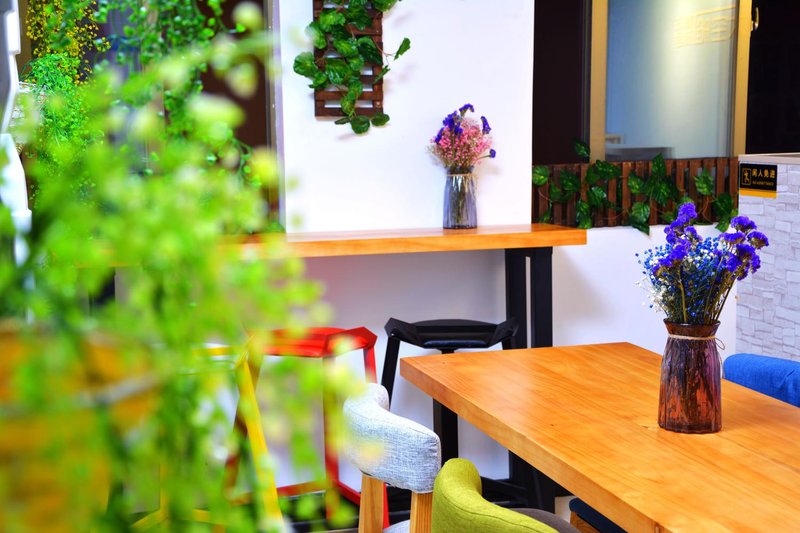 Qianduoduo Capsule  HostelHotel public area